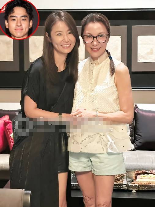 杨紫琼与林心如等好友合影 握手紧贴展露笑容状态好