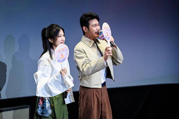 欢乐推荐官陆毅鲍蕾出席《飞鸭向前冲》中国首映 飞鸭家庭南迁之旅上海欢乐启程