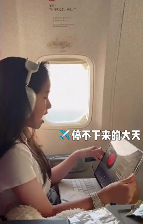 聂远全家香港度假，岳母出镜好年轻，俩女儿都遗传妈妈美貌超好看