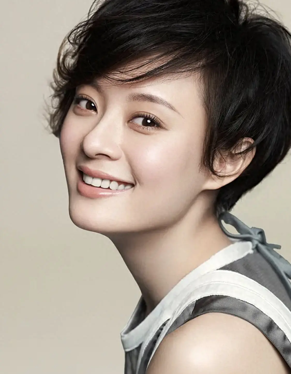 19年了，孙俪曾资助4年的“白眼狼”向海清，如今依旧在自食其果