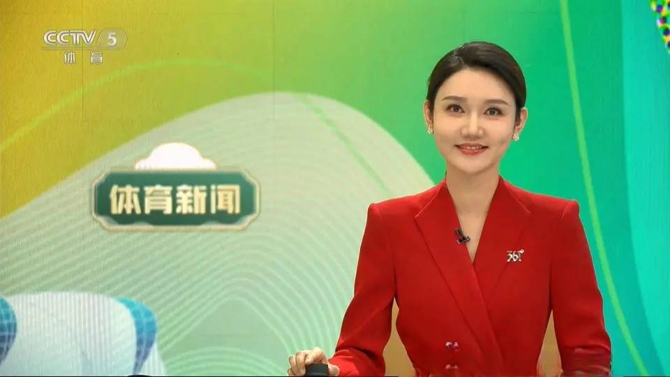 原创            主持人龙洋高光的一天，首次亮相体育新闻，担任火炬手并接受同事访谈
