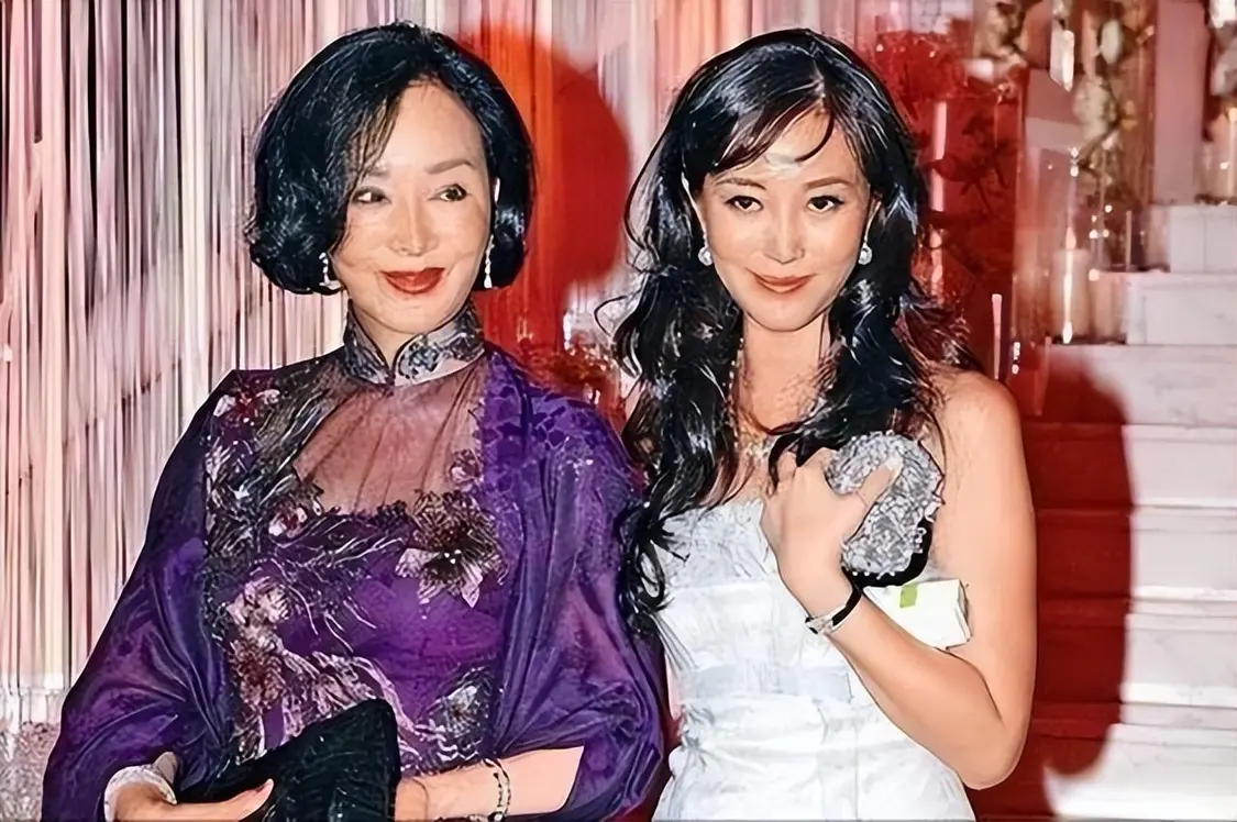 隐忍43年就是不离婚，丈夫去世后继承70亿财产，被称史上最强原配