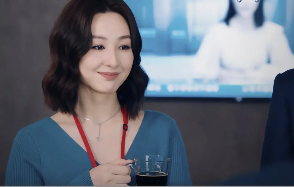 新恋情曝光？TVB花旦贴千万嫁才子被绿，被爆q规则两度抑郁险退圈，今与型男秘会好事近？