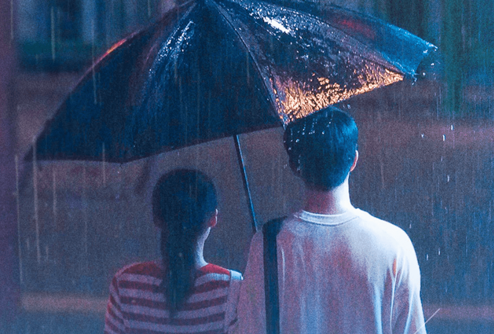 屈楚萧、张佳宁主演电影版《一闪一闪亮星星》预售票房已经破亿