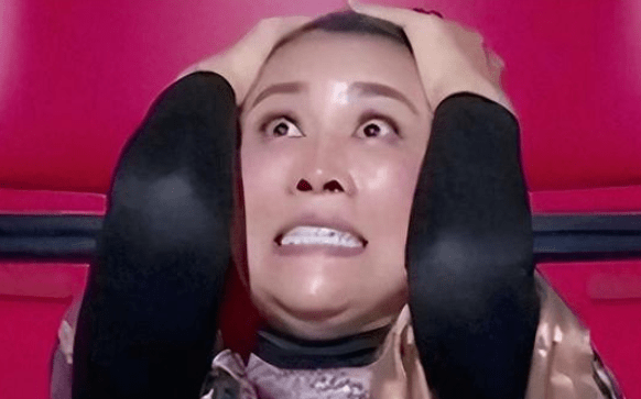 原创            资本又赢了？好声音今日复播，那英新综艺流出，当导师全程咧嘴笑