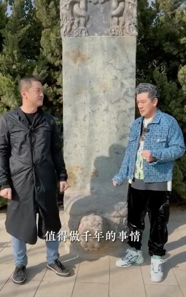 李亚鹏和杨子“双向奔赴”，改变男人的不是女明星妻子，而是短视频啊……