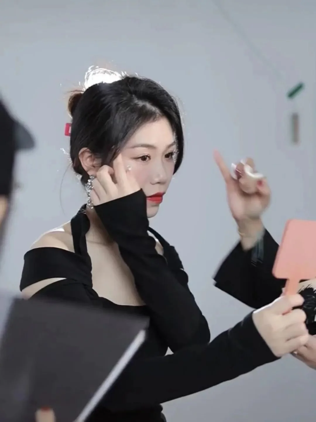 今年妇女节，我只想聊她俩
