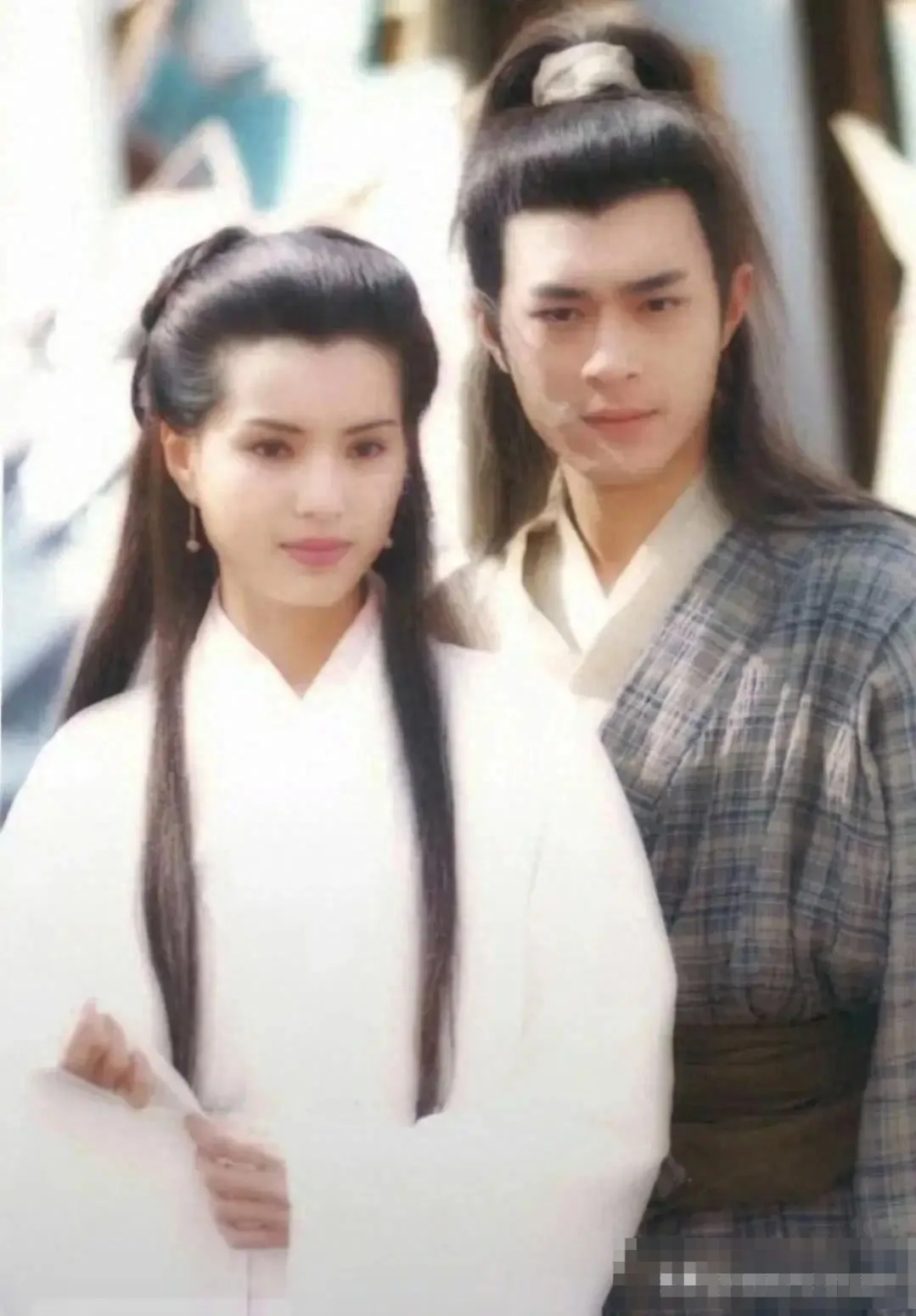 小龙女再见杨过，李若彤热情似小女生，古天乐黑脸不见笑容