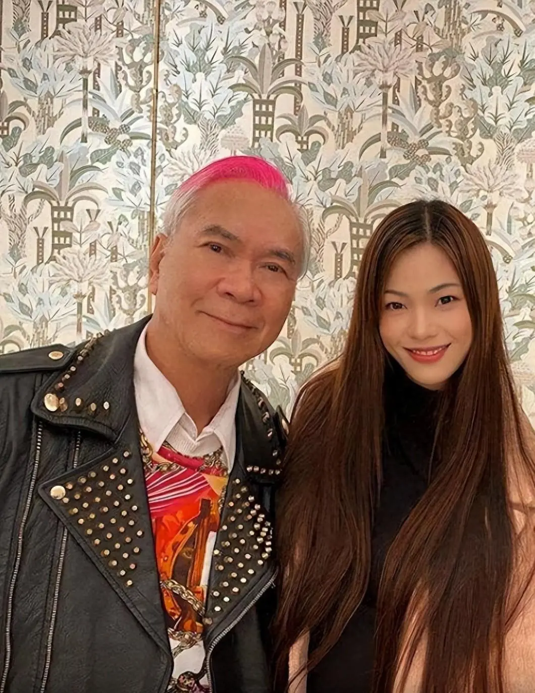 73岁老戏骨李龙基要崩溃了，37岁未婚妻被曝曾为钱与债主发生关系