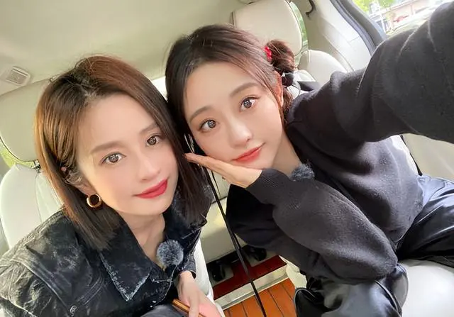 美女贴贴好养眼！颖儿晒与祝绪丹合影称在互曝体重