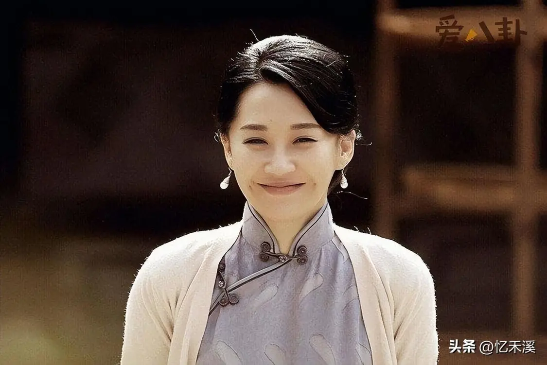 衣品不俗、年过半百还宛如少女，这3位中年女星魅力真大