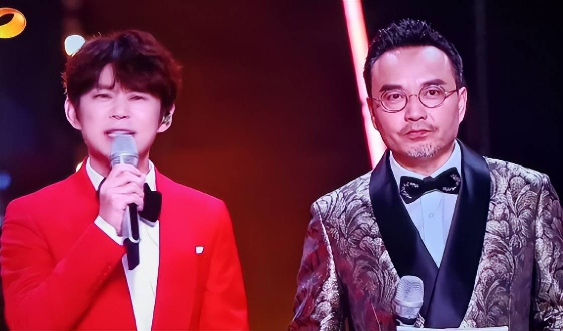 原创
            跨年晚会槽点：湖南卫视广告太多，真唱难听，撕下流量明星遮羞布