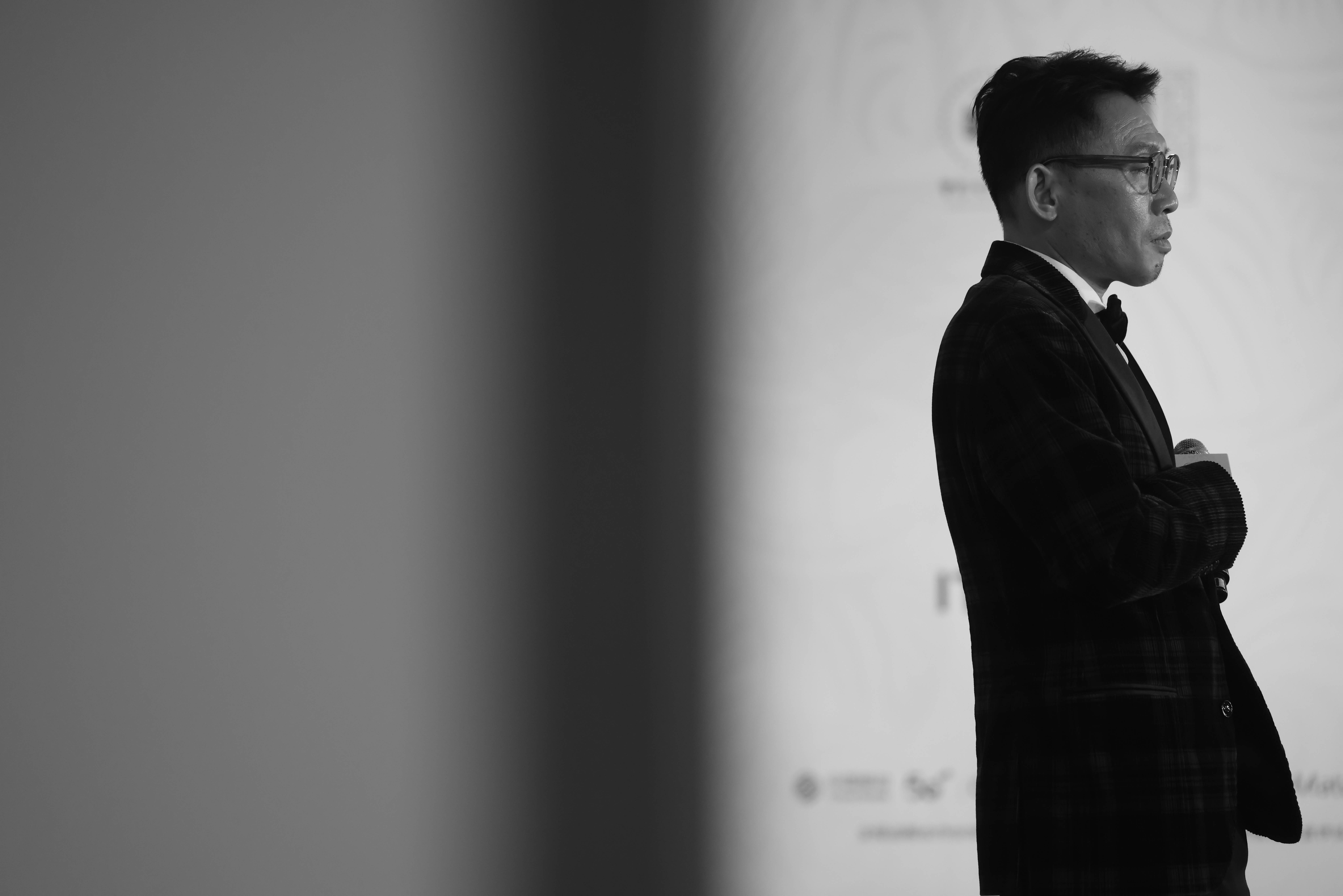 金鸡奖最佳导演程耳：梁朝伟王一博都特别优秀 新片《人鱼》没拍完不透露信息