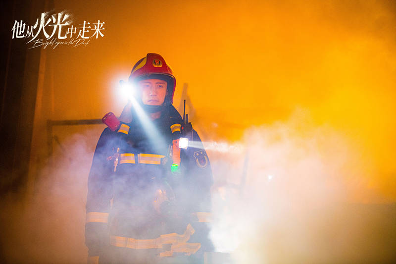 原创            《他从火光中走来》首播，全是烂俗套路，缺乏叙事真诚，质量很差