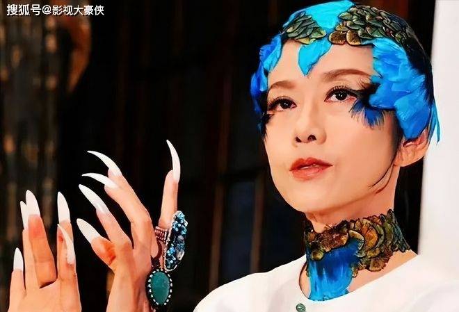 原创            杨丽萍新作又被批尺度过大？艺术和色情不应混为一谈，称是一种远古祭祀