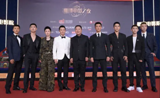 从“孤独求败”到向邓超伸手，微博夜让冯小刚看清了世态炎凉
