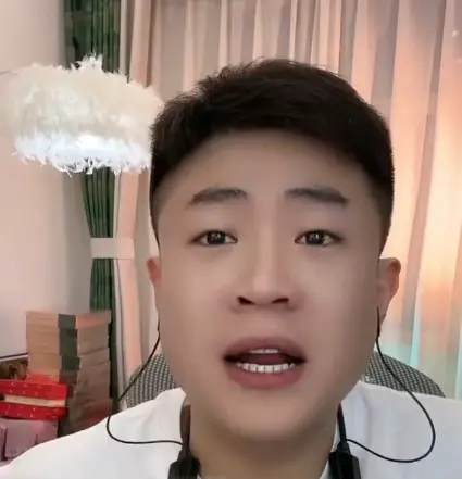 刘能儿子直播怒斥父亲和后妈 称已签下断绝父子关系书