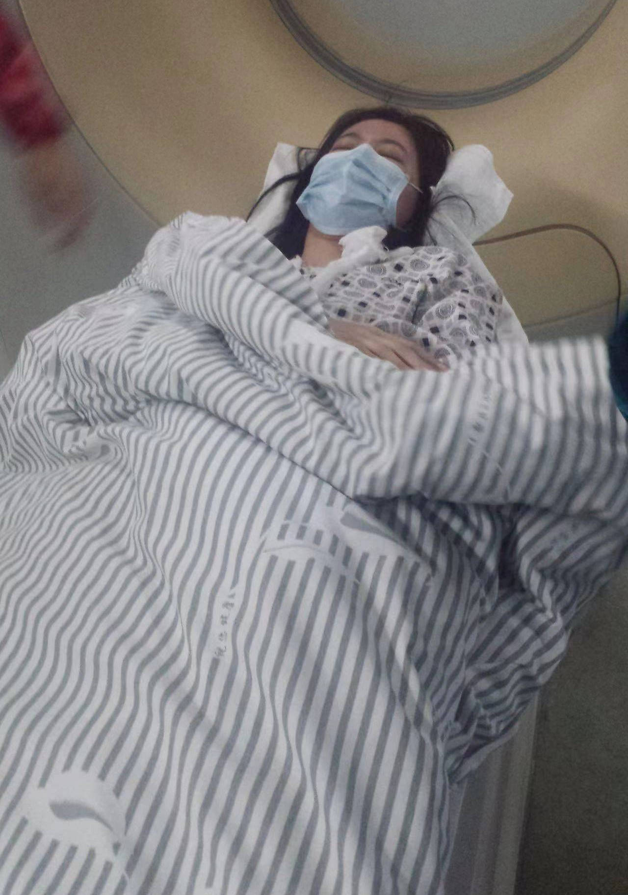 《伪装者》演员王乐君称曾被胡歌砸断锁骨 ​​​评论区开怼男方粉丝