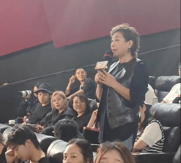 原创            李静：调侃佟丽娅董璇离异，占唐嫣便宜，是太优越还是没情商？