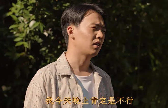 赘肉、脸肿、一脸褶子，时间是台绞肉机，童年女神也难逃岁月魔爪