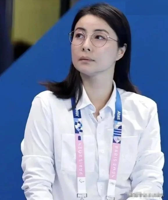 郭晶晶67岁的母亲令人敬佩，近些年衰老明显，她对女儿的帮助很大