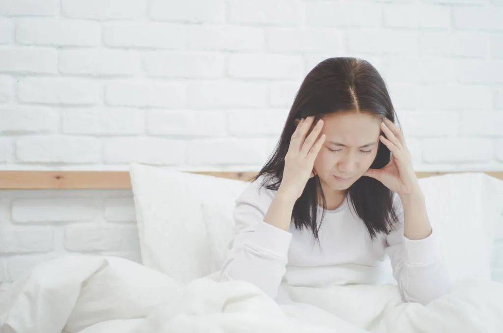 百病生于气！人体有个“消气穴”，一按一揉，快速跟坏情绪说拜拜