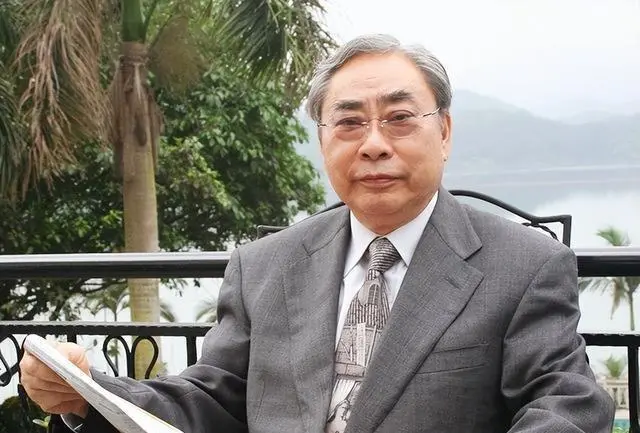 大儿子沉迷女色无心家业，二儿子败光400亿，一世英名被后代毁掉