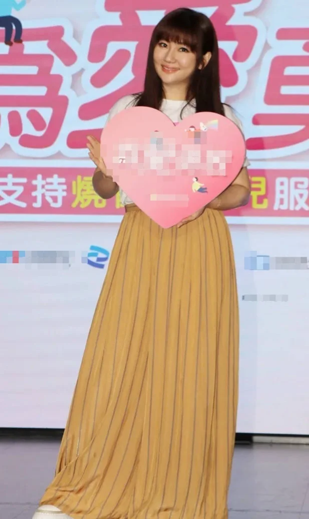 Selina说二胎顺其自然起码再等一年 目前想多陪伴儿子