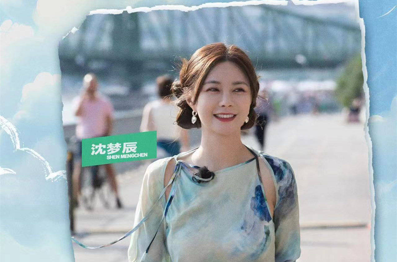 原创            《中餐厅》沈梦辰当店长，穿制服，创营业额纪录，真比黄晓明强