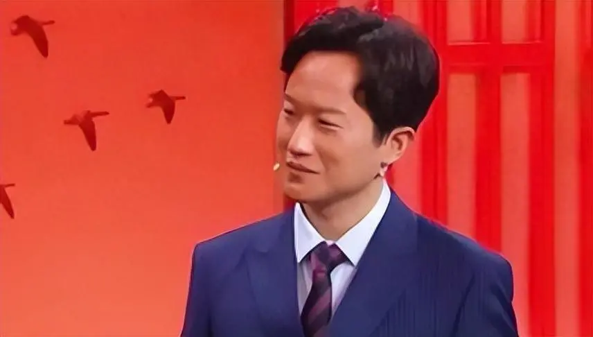 怎样把郭德纲踢出去，天津曲协主席裘英俊，亲自给侯二艺术家支招