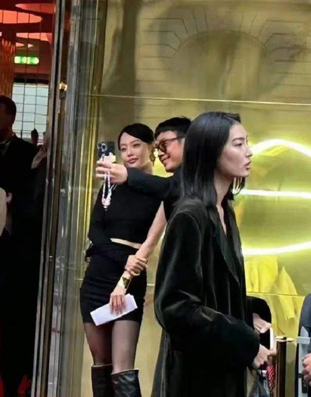 原创            疯马秀风波发酵，杨颖被扒戴独眼戒指疑入教，徐娇遭lisa粉丝攻击